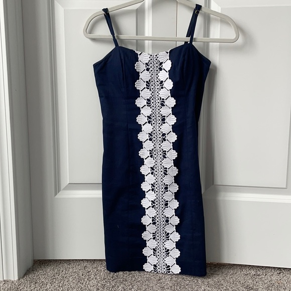 Lilly Pulitzer navy shift dress - Picture 1 of 3